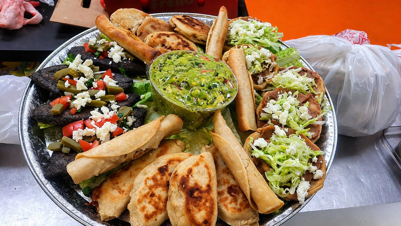 Charola de Antojitos Mexicanos — 3 personas