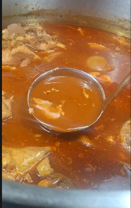 Pozole de Cerdo — 10 litros (25 a 30 personas)
